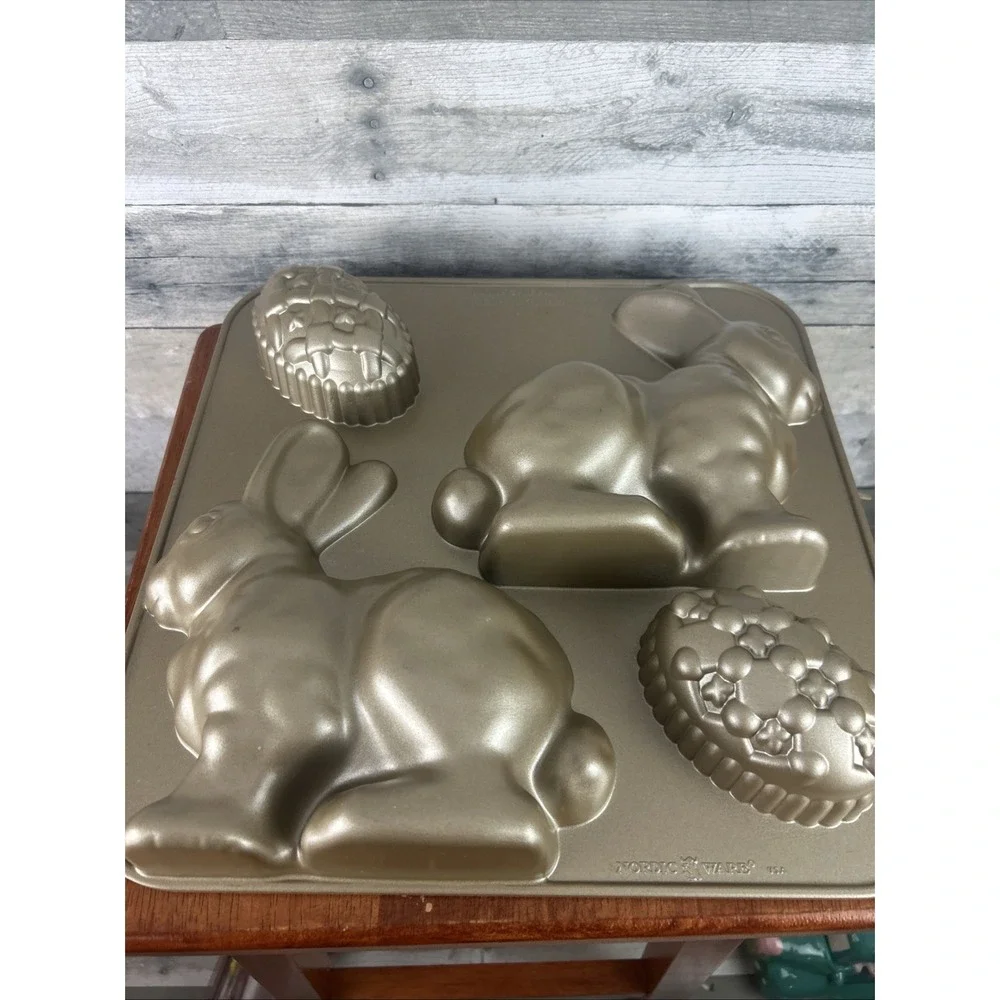 Nordic Ware Williams-Sonoma Cast Aluminum Easter Bunny & Egg 3D Cake Pan ~